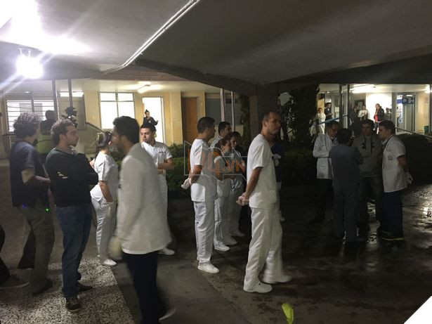 Máy bay chở đội bóng Brazil rơi ở Colombia, 76 người chết - Ảnh 7. Máy bay chở đội bóng Brazil rơi ở Colombia, 76 người chết - Ảnh 7.