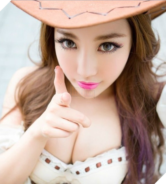 Chảy máu mũi với cosplay Miss Fortune cực nóng bỏng trong Liên Minh Huyền Thoại