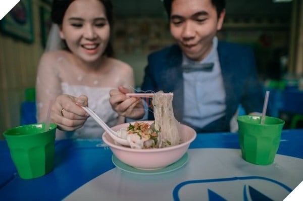 Bộ ảnh đưa nhau đi ăn khắp thế gian khiến bạn xem là muốn cưới - Ảnh 15. Bộ ảnh đưa nhau đi ăn khắp thế gian khiến bạn xem là muốn cưới - Ảnh 15.