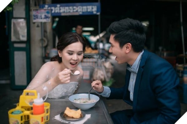 Bộ ảnh đưa nhau đi ăn khắp thế gian khiến bạn xem là muốn cưới - Ảnh 9. Bộ ảnh đưa nhau đi ăn khắp thế gian khiến bạn xem là muốn cưới - Ảnh 9.