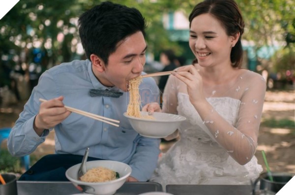 Bộ ảnh đưa nhau đi ăn khắp thế gian khiến bạn xem là muốn cưới - Ảnh 5. Bộ ảnh đưa nhau đi ăn khắp thế gian khiến bạn xem là muốn cưới - Ảnh 5.