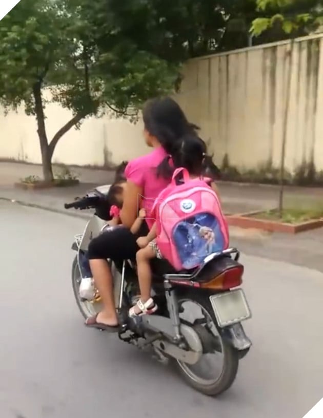 16 khoảnh khắc chứng tỏ bán xăng cho phụ nữ đúng là tội ác của nhân loại - Ảnh 13. 16 khoảnh khắc chứng tỏ bán xăng cho phụ nữ đúng là tội ác của nhân loại - Ảnh 13.