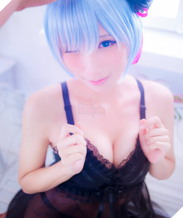 Xịt máu mũi với bộ ảnh cosplay cực gợi cảm về nàng hầu Rem trong Re:Zero