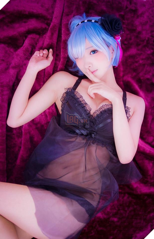 Xịt máu mũi với bộ ảnh cosplay cực gợi cảm về nàng hầu Rem trong Re:Zero