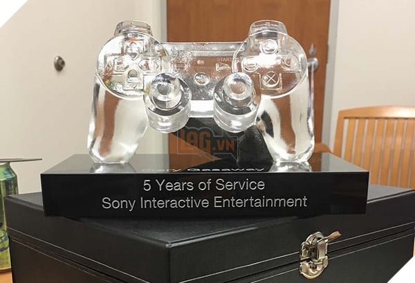 Món quà dành cho nhân viên hoạt động 5 năm tại Sony