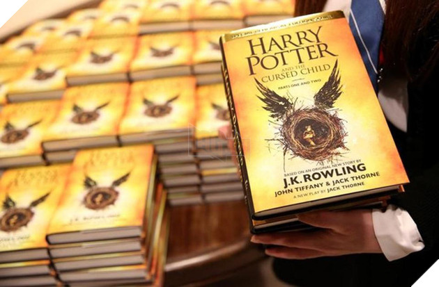 Harry Potter đã bước sang tuổi 20: Hành trình 2 thập kỷ của cuốn sách từng nhiều lần bị chối bỏ - Ảnh 2. Harry Potter đã bước sang tuổi 20: Hành trình 2 thập kỷ của cuốn sách từng nhiều lần bị chối bỏ - Ảnh 2.