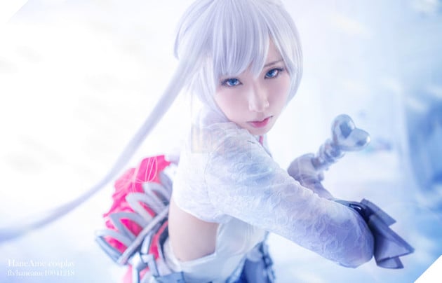 Ngỡ ngàng với cosplay Bạch Tuyết cực gợi cảm trong game di động SINoALICE
