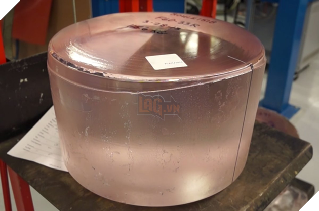 Khối sapphire là thành quả của một quy trình dài.