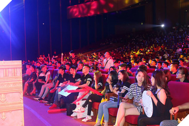 Hàng loạt phần quà hấp dẫn được trao cho khán giả khi tham gia các gameshow mini cực vui nhộn