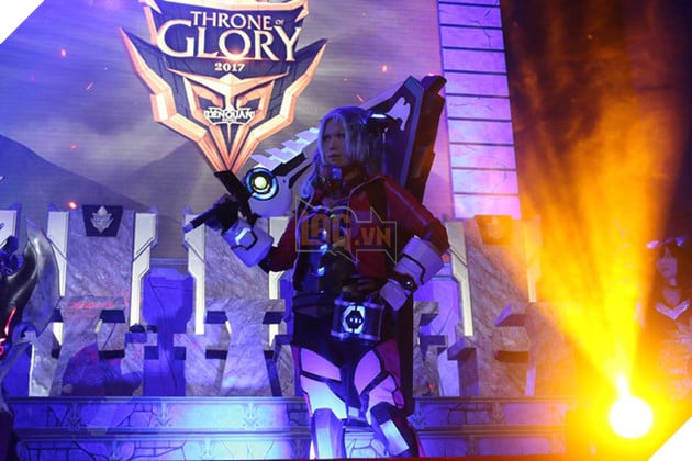 Liên Quân Mobile: Chiêm ngưỡng màn cosplay "chất lừ" tại Garena Throne of Glory 2017