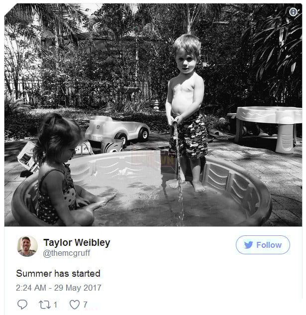 “Mùa hè đã bắt đầu rồi” - Giám đốc dự án Taylor Weibley chia sẻ trên twitter ảnh chụp các con của mình tại Tampa, Florida trong kì nghỉ hè với gia đình