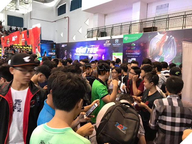 Xuất hiện hot girl 'đốt mắt' các game thủ tham dự NVIDIA GeForce Day 2017 Việt Nam