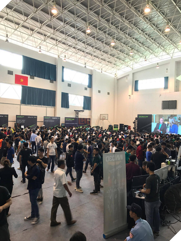Xuất hiện hot girl 'đốt mắt' các game thủ tham dự NVIDIA GeForce Day 2017 Việt Nam