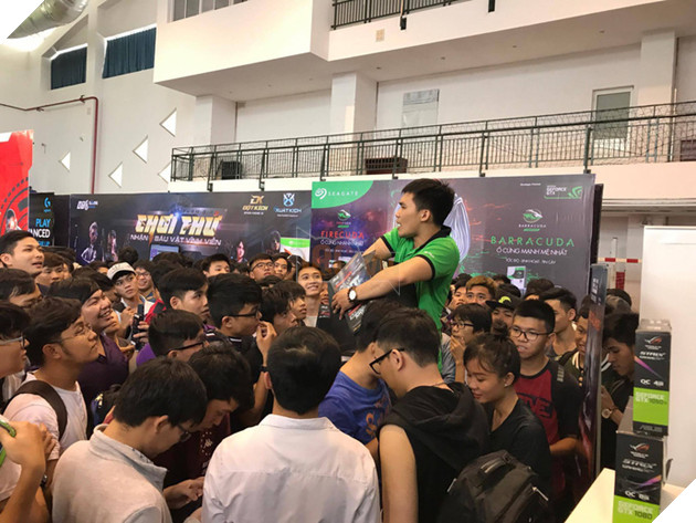 Xuất hiện hot girl 'đốt mắt' các game thủ tham dự NVIDIA GeForce Day 2017 Việt Nam