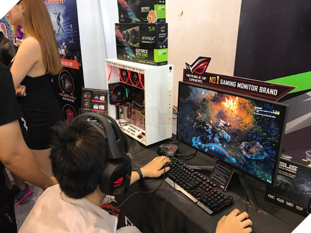 Xuất hiện hot girl 'đốt mắt' các game thủ tham dự NVIDIA GeForce Day 2017 Việt Nam
