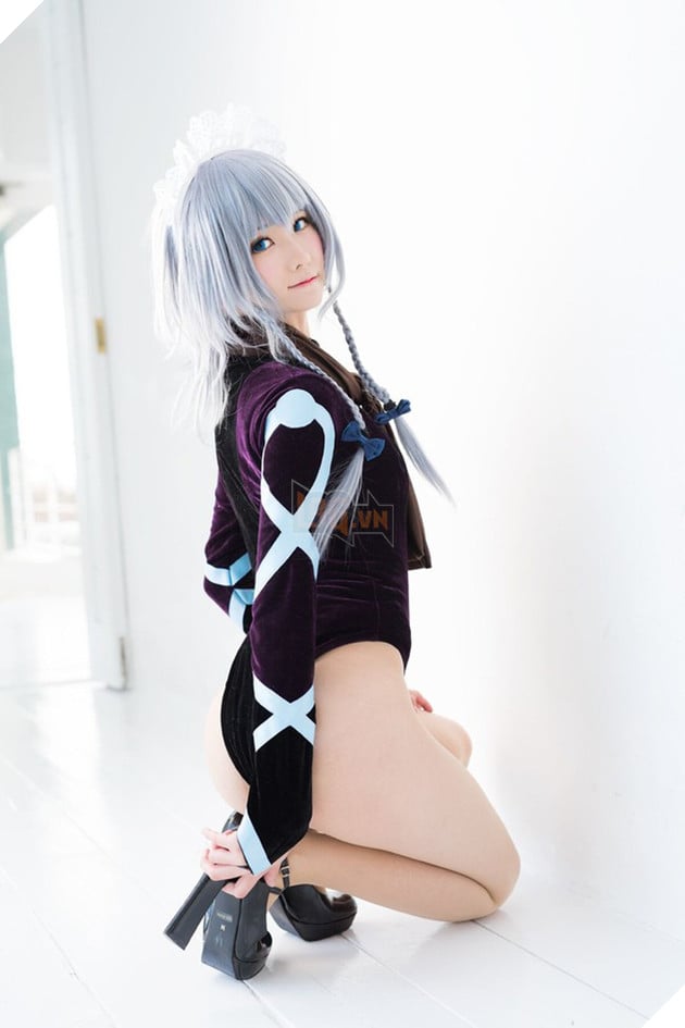 Cùng ngắm nàng hầu Sakuya Izayoi cực nóng bỏng trong Touhou Project