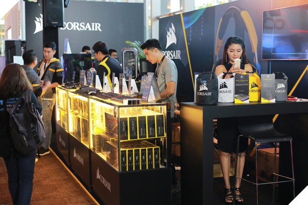 Hãng gaming gear Corsair.