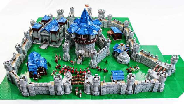 Toàn cảnh tòa thành đặc biệt bằng Lego