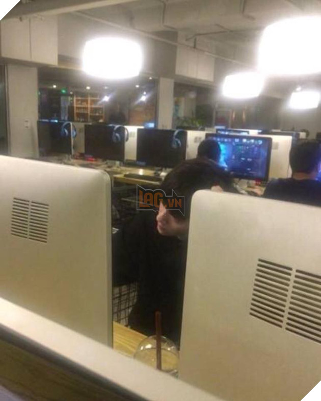 Soái ca phòng game với góc nghiêng thần thánh khiến cư dân mạng chao đảo - Ảnh 4. Soái ca phòng game với góc nghiêng thần thánh khiến cư dân mạng chao đảo - Ảnh 4.