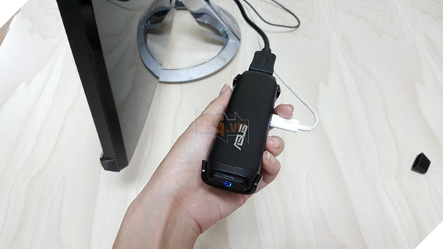 Không tin nổi máy tính giờ không còn cồng kềnh mà lọt thỏm trong lòng bàn tay như thế này