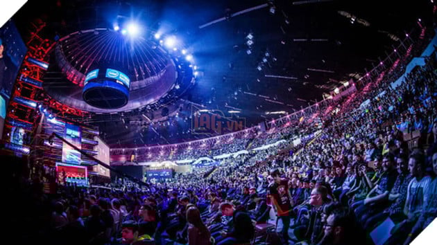 Gặp gỡ Noah Whinston, chàng trai trẻ rời bỏ trường Đại học để trở thành triệu phú từ eSports