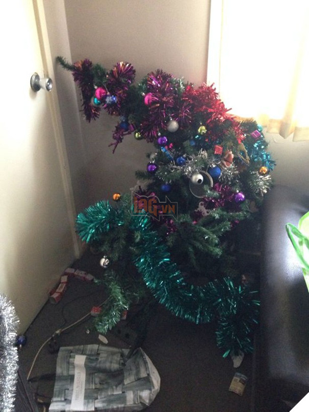 17 con boss quái thai chả bắt nạt được ai, quay ra cà đểu cây thông Noel - Ảnh 25. 17 con boss quái thai chả bắt nạt được ai, quay ra cà đểu cây thông Noel - Ảnh 25.