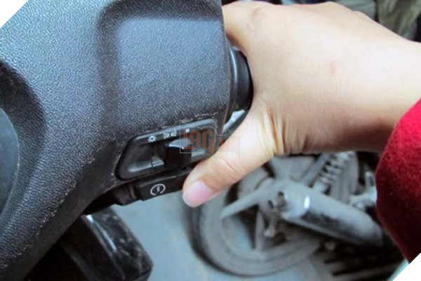 6 sai lầm tai hại khi đi xe máy mà người Việt rất hay mắc phải - Ảnh 2. 6 sai lầm tai hại khi đi xe máy mà người Việt rất hay mắc phải - Ảnh 2.