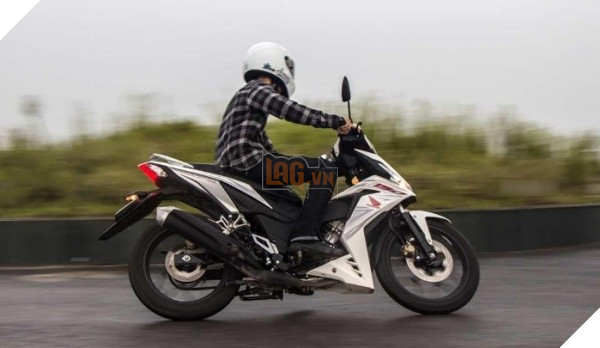 6 sai lầm tai hại khi đi xe máy mà người Việt rất hay mắc phải - Ảnh 4. 6 sai lầm tai hại khi đi xe máy mà người Việt rất hay mắc phải - Ảnh 4.