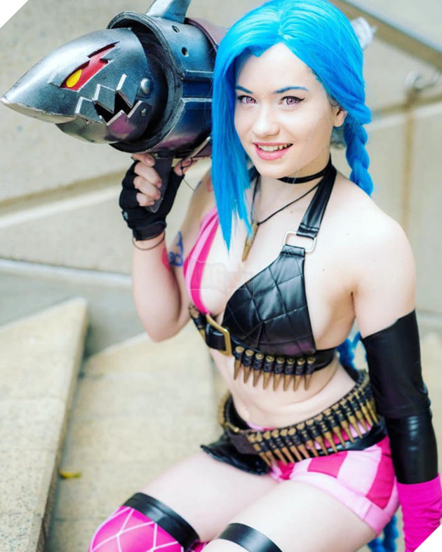 Ngỡ ngàng tài hóa trang thành những nhân vật hoạt hình nổi tiếng của nữ cosplayer người Úc