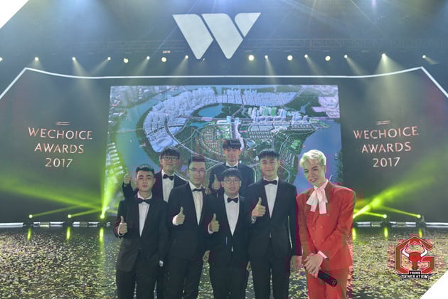 Vừa đại phá GAM xong, Young Generation lịch lãm như "trai Hàn" tham dự gala Wechoice Awards 2017, chụp chung với cả Đức Phúc