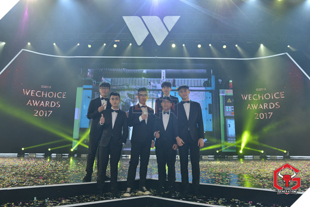 Vừa đại phá GAM xong, Young Generation lịch lãm như "trai Hàn" tham dự gala Wechoice Awards 2017, chụp chung với cả Đức Phúc