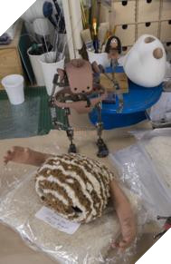 Từng nhân vật, dụng cụ trong phim 100% là hàng handmade đấy nhé!