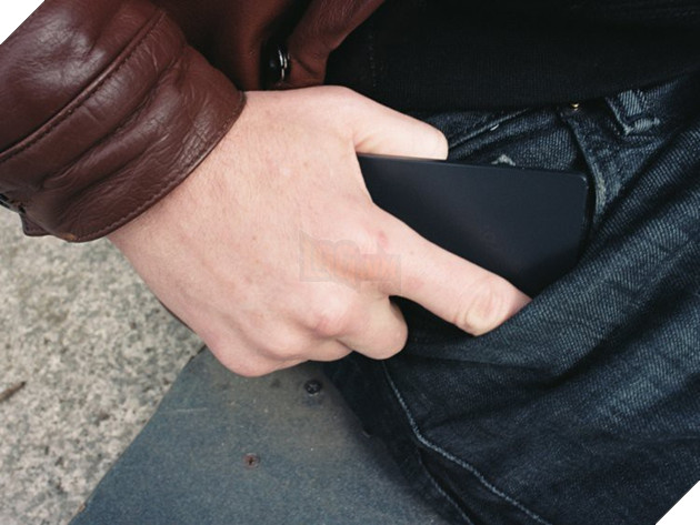 Chiếc điện thoại đi ngược lại định nghĩa smartphone: đẹp đẽ nuột nà nhưng chỉ có đúng 4 tính năng - Ảnh 13.