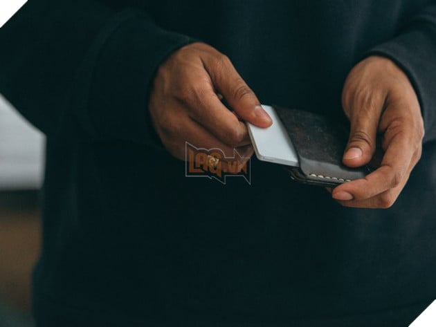 Chiếc điện thoại đi ngược lại định nghĩa smartphone: đẹp đẽ nuột nà nhưng chỉ có đúng 4 tính năng - Ảnh 4.