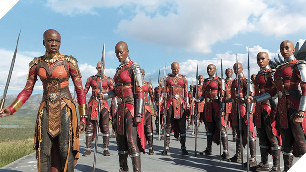 Trong khi dân tình đổ xô đi xem Oscar, “Black Panther” lặng lẽ tiến tới gần cột mốc doanh thu tỉ đô