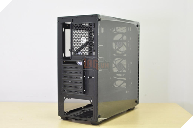 Mặt sau của vỏ case