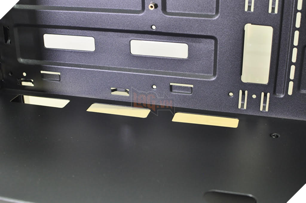 Chi tiết hơn về nội thất bên trong vỏ case