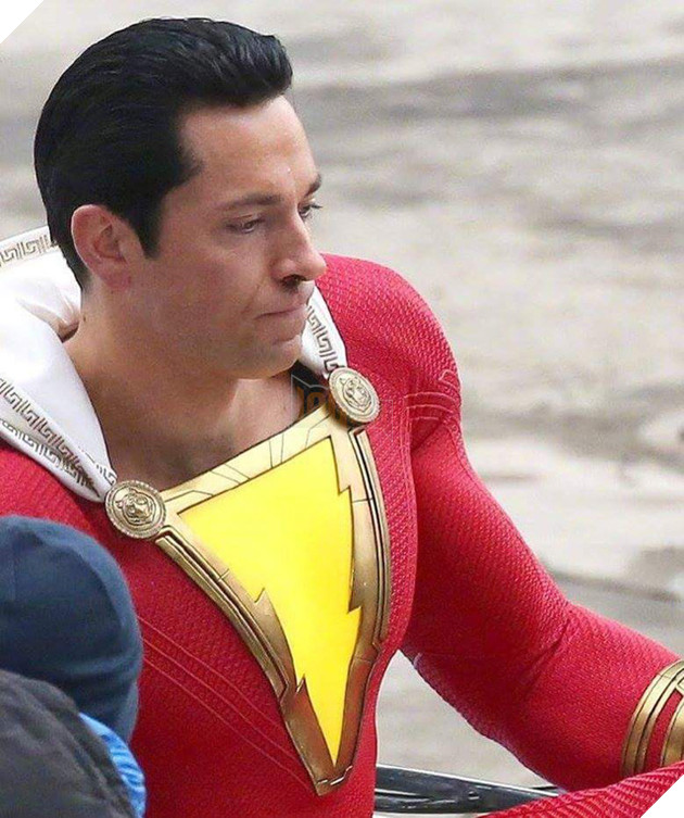 Thêm những hình ảnh mới về nhân vật siêu anh hùng Shazam được ra mắt vào năm sau của nhà DC