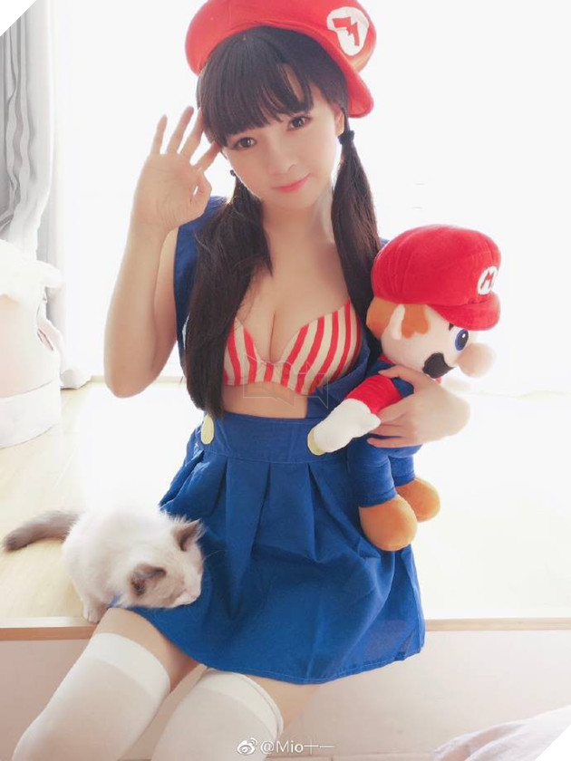 Cùng ngắm cosplay cô nàng Mario "ngực khủng" cực dễ thương