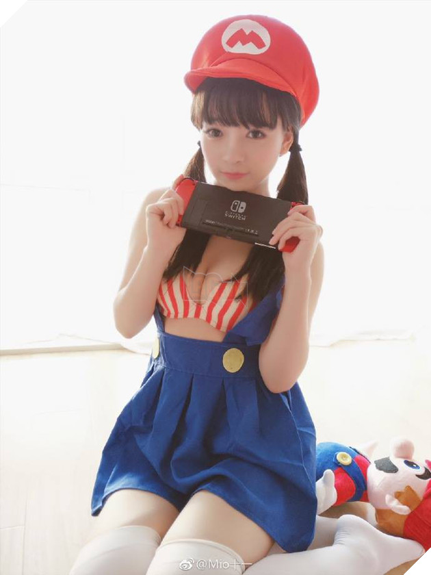 Cùng ngắm cosplay cô nàng Mario "ngực khủng" cực dễ thương