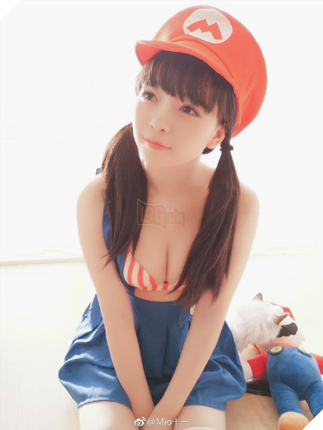 Cùng ngắm cosplay cô nàng Mario "ngực khủng" cực dễ thương