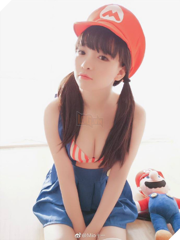 Cùng ngắm cosplay cô nàng Mario "ngực khủng" cực dễ thương