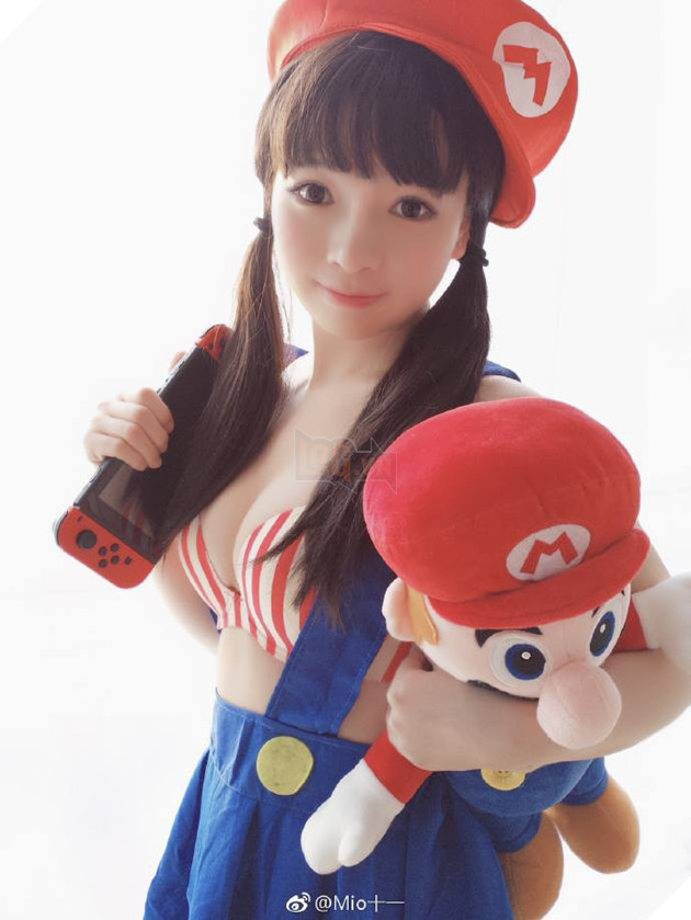 Cùng ngắm cosplay cô nàng Mario "ngực khủng" cực dễ thương