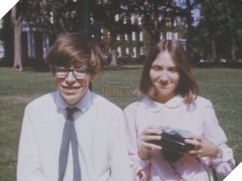 Những bức ảnh ít người biết tới về thời trẻ của giáo sư thiên tài Stephen Hawking - Ảnh 12. Những bức ảnh ít người biết tới về thời trẻ của giáo sư thiên tài Stephen Hawking - Ảnh 12.