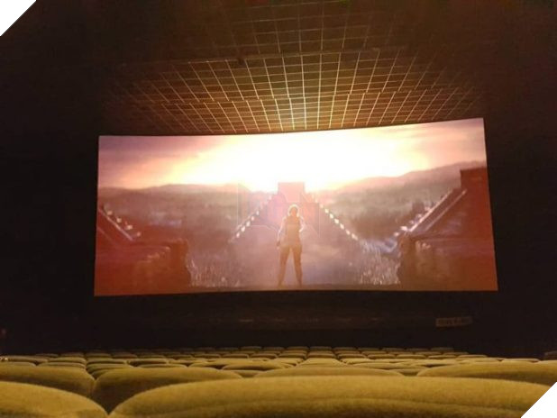 Dường như thanh niên nói trên đã ghi hình teaser trailer khi đang ngồi trong rạp phim