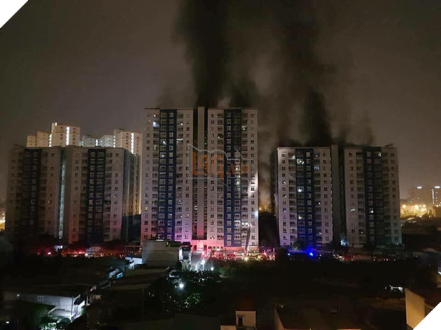 TP.HCM: Cháy lớn ở chung cư cao cấp, ít nhất 13 người chết, 14 người bị thương