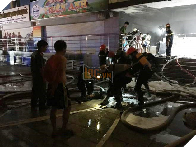 TP.HCM: Cháy lớn ở chung cư cao cấp, ít nhất 13 người chết, 14 người bị thương