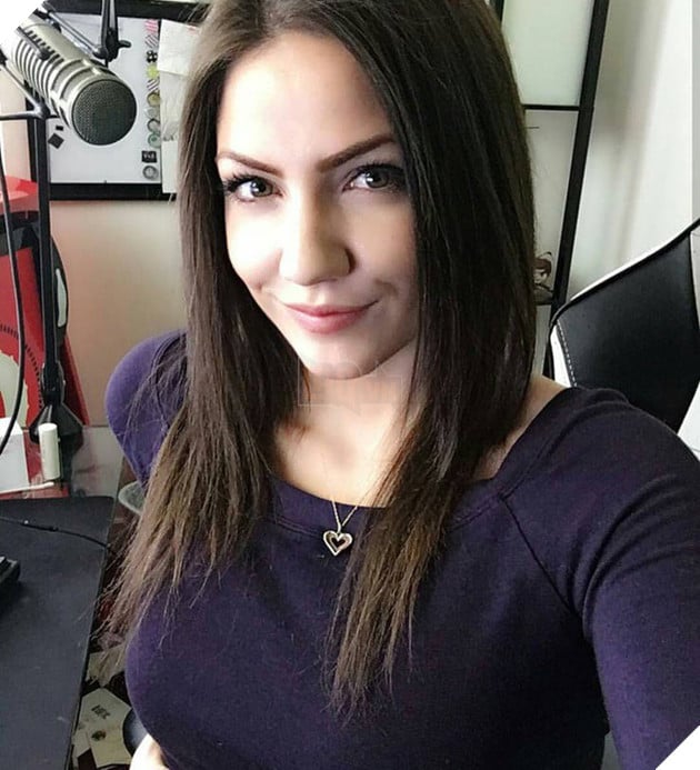 Top 15 nữ streamer có thẻ giúp bạn quên đi nỗi buồn không có bạn gái