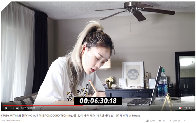 Xuất hiện trào lưu Youtube mới: Live-stream “làm bài tập về nhà”, thu hút hàng triệu lượt xem