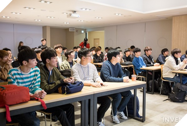 Sau tất cả, HLV Kkoma cũng thừa nhận: SKT T1 đang thiếu thốn Đường Trên và Đi Rừng nhất lúc này